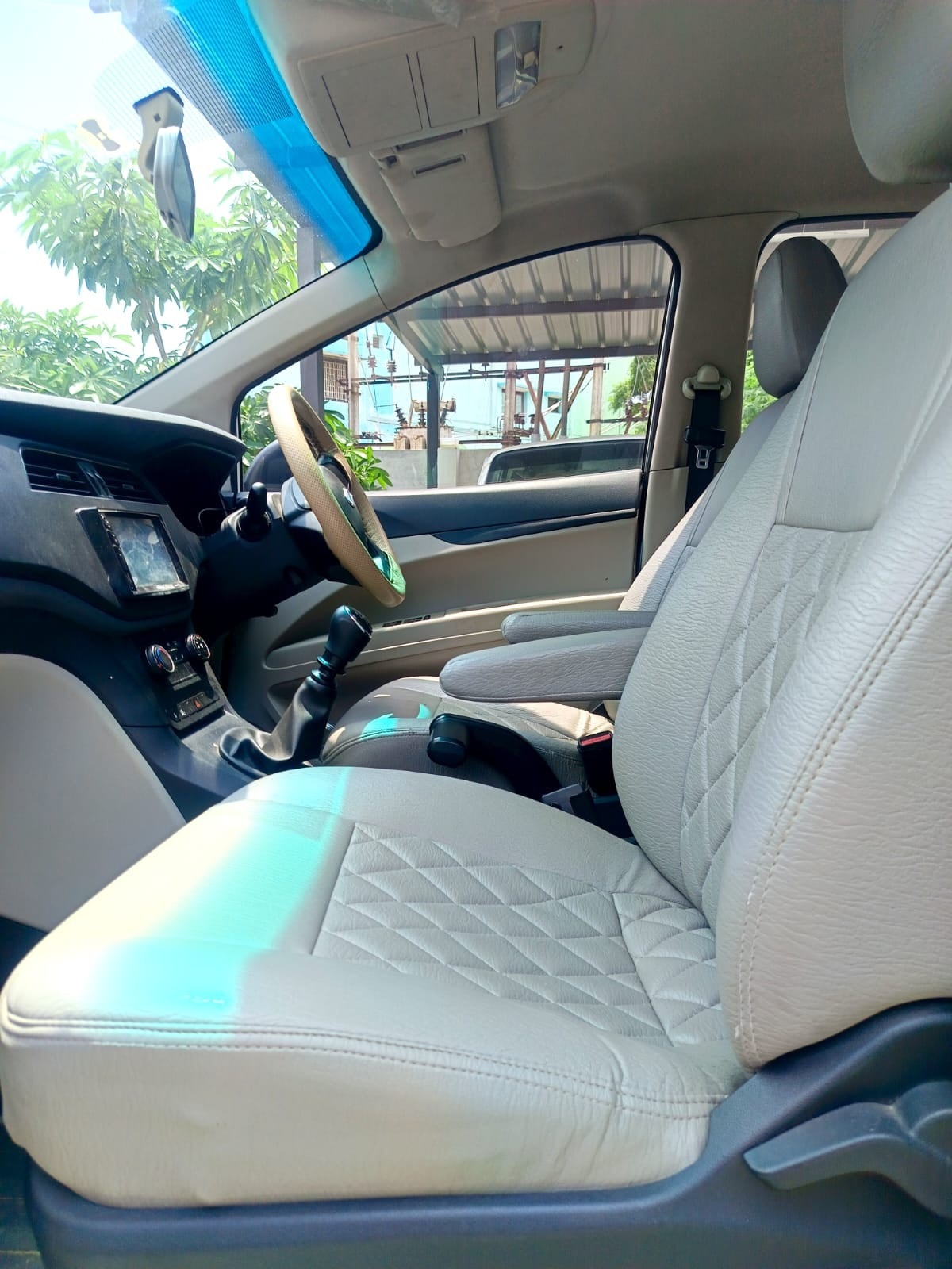 View 2019 Mahindra Marazzo M2 8-Seater Image 11 Used 2019 Mahindra Marazzo M2 8-Seater Image 11