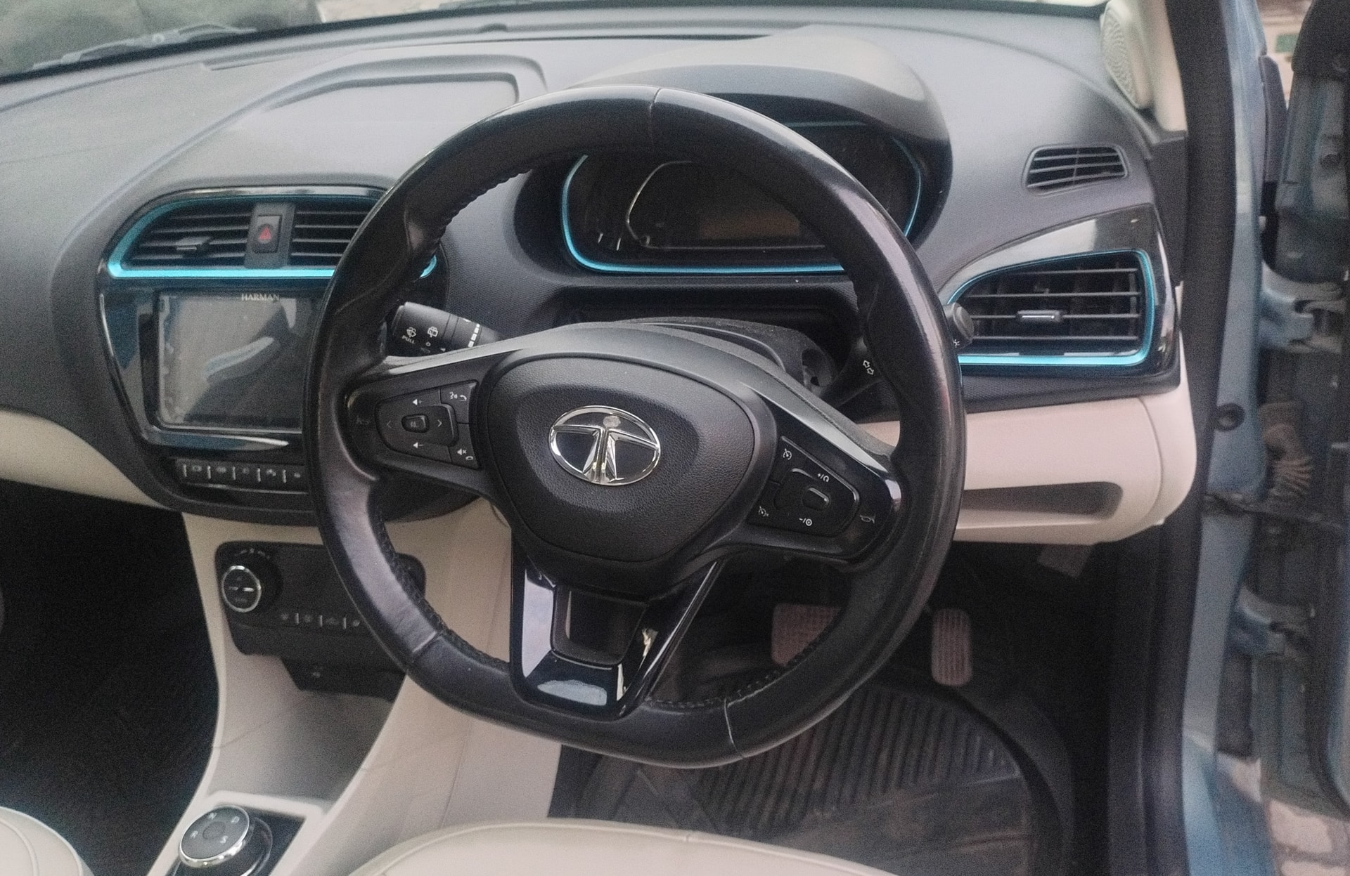 View 2023 Tata Tiago EV XZ Plus Long Range Image 11 Used 2023 Tata Tiago EV XZ Plus Long Range Image 11