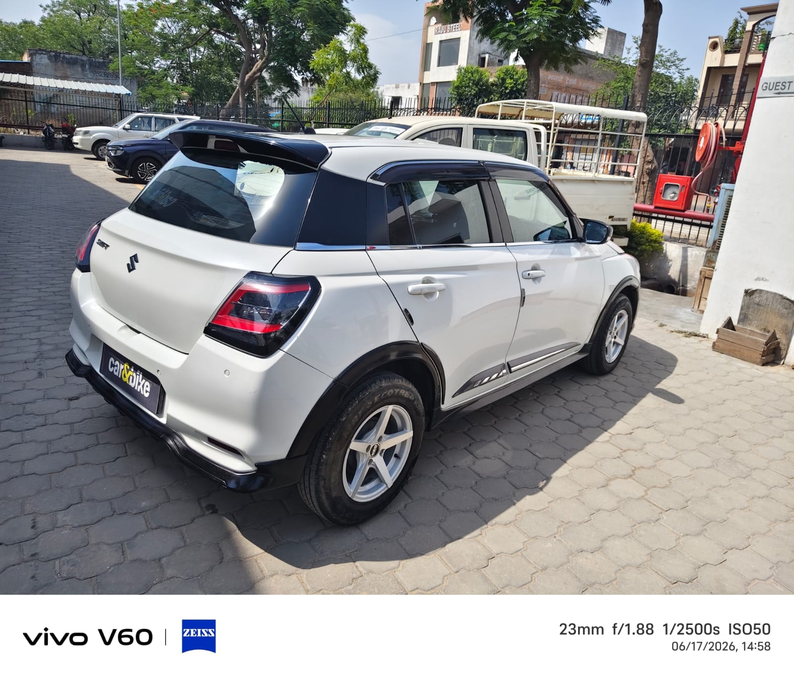 View 2025 Maruti Suzuki Swift VXI Image 11 Used 2025 Maruti Suzuki Swift VXI Image 11
