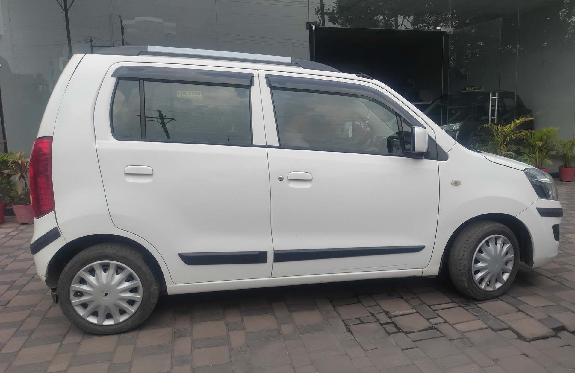 View 2014 Maruti Suzuki Wagon R VXI 1.0 BS IV Image 8 Used 2014 Maruti Suzuki Wagon R VXI 1.0 BS IV Image 8