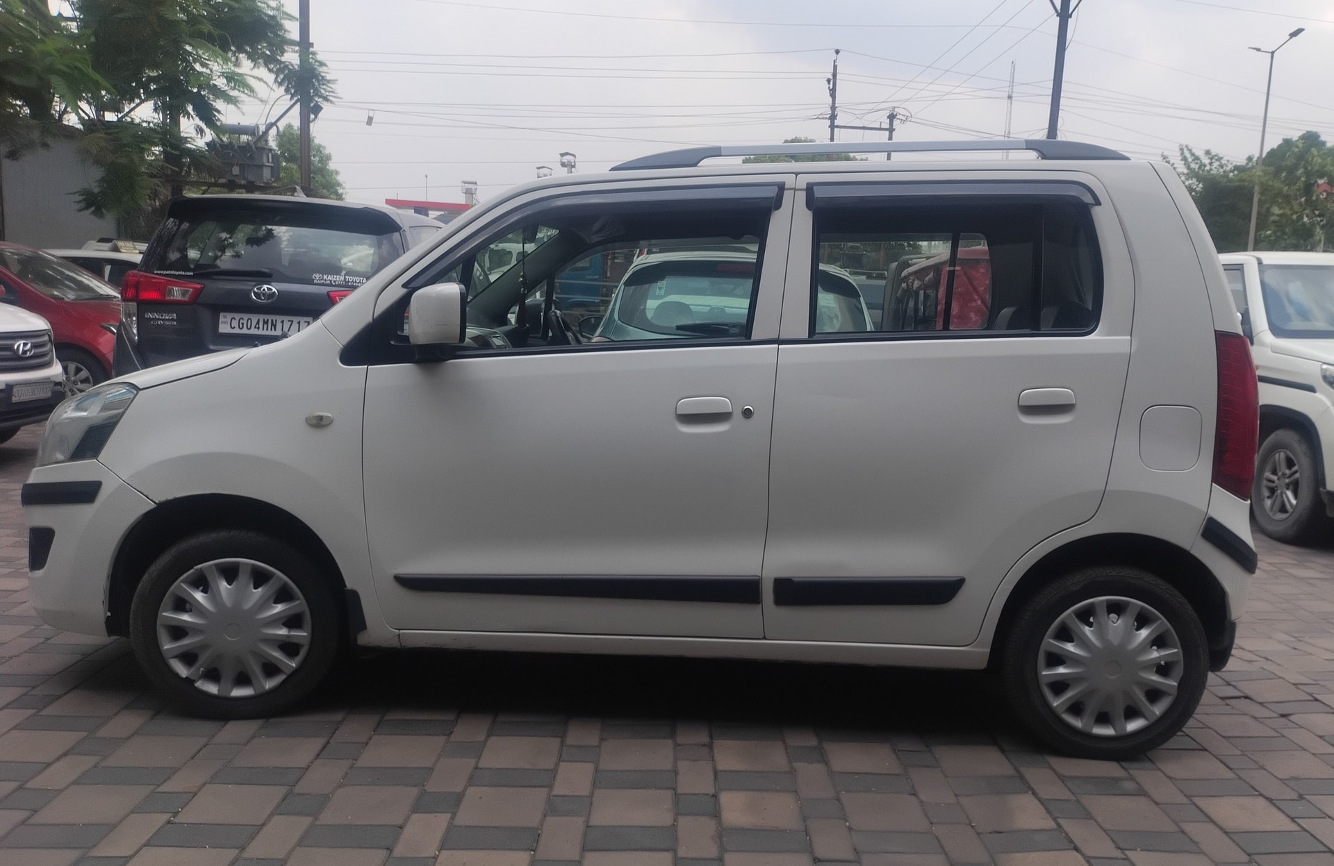 View 2014 Maruti Suzuki Wagon R VXI 1.0 BS IV Image 6 Used 2014 Maruti Suzuki Wagon R VXI 1.0 BS IV Image 6