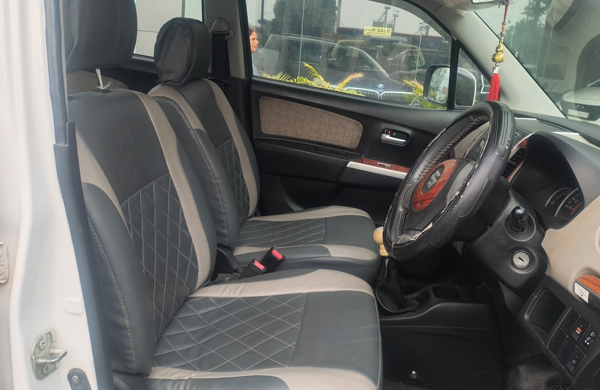 View 2014 Maruti Suzuki Wagon R VXI 1.0 BS IV Image 13 Used 2014 Maruti Suzuki Wagon R VXI 1.0 BS IV Image 13