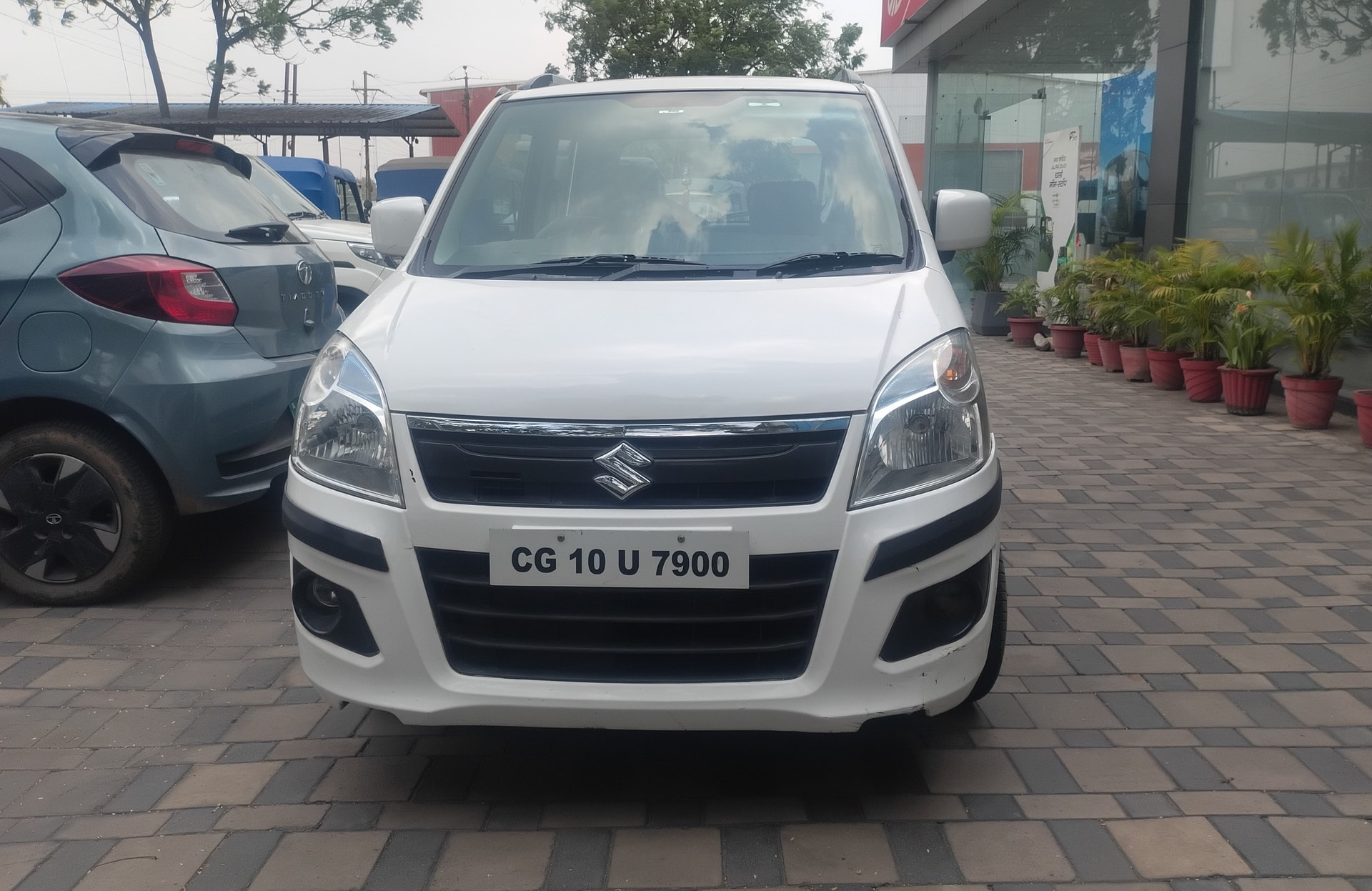 View 2014 Maruti Suzuki Wagon R VXI 1.0 BS IV Image 2 Used 2014 Maruti Suzuki Wagon R VXI 1.0 BS IV Image 2