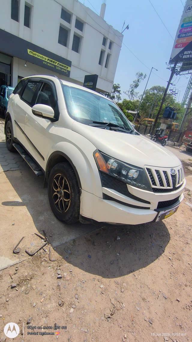 View Mahindra XUV500 Image 12 Used Mahindra XUV500 Image 12