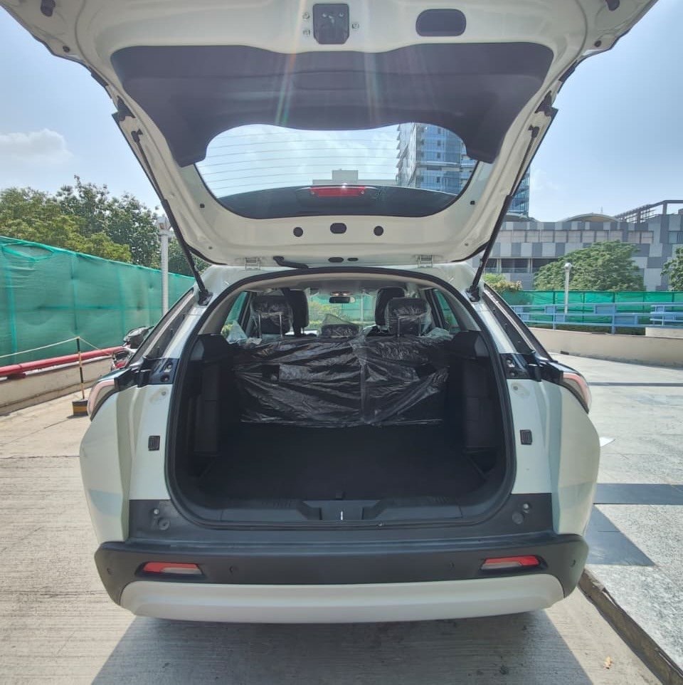 Used 2025 Maruti Suzuki Victoris Used 2025 Maruti Suzuki Victoris