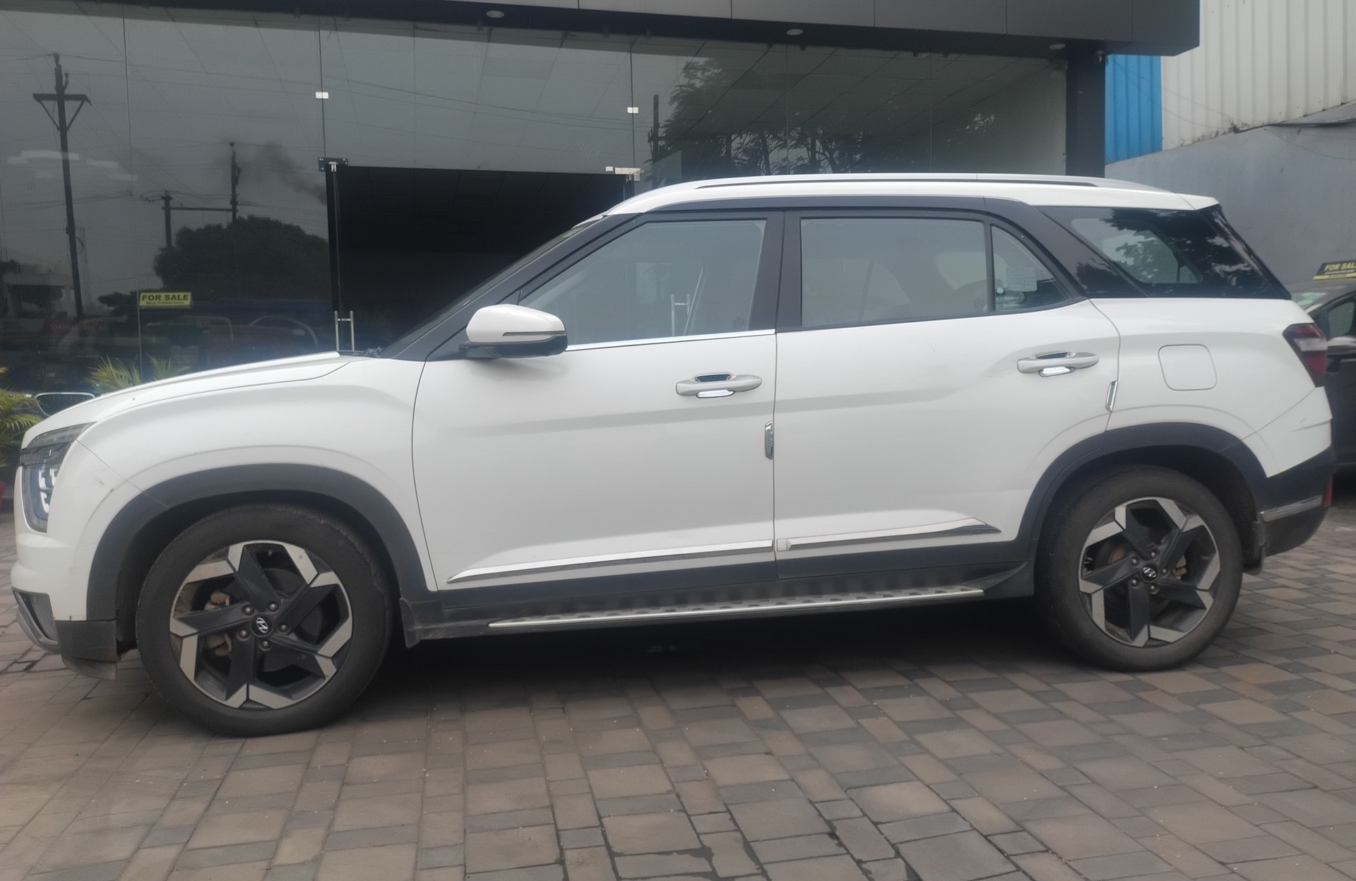View 2022 Hyundai Alcazar Signature (O) 7 Seater AT Diesel Image 6 Used 2022 Hyundai Alcazar Signature (O) 7 Seater AT Diesel Image 6