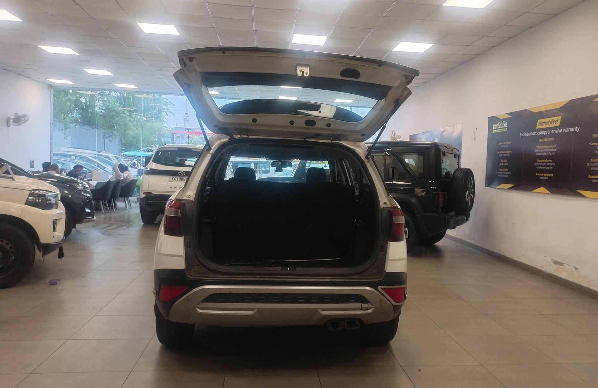 View 2022 Hyundai Alcazar Signature (O) 7 Seater AT Diesel Image 16 Used 2022 Hyundai Alcazar Signature (O) 7 Seater AT Diesel Image 16