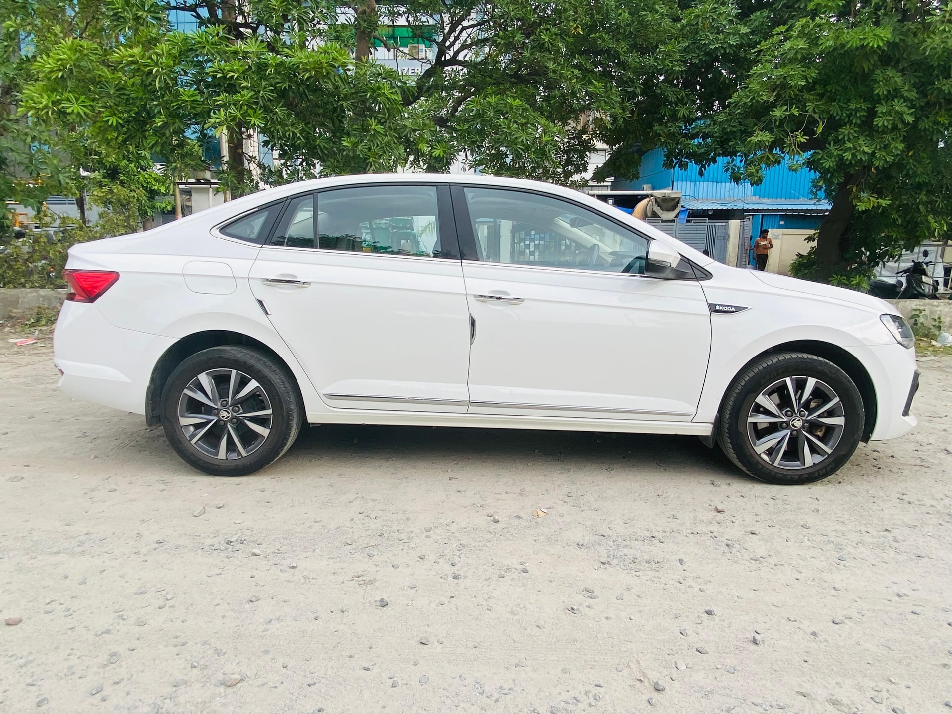 View 2023 Skoda Slavia Style 1.5 TSI DSG Image 5 Used 2023 Skoda Slavia Style 1.5 TSI DSG Image 5