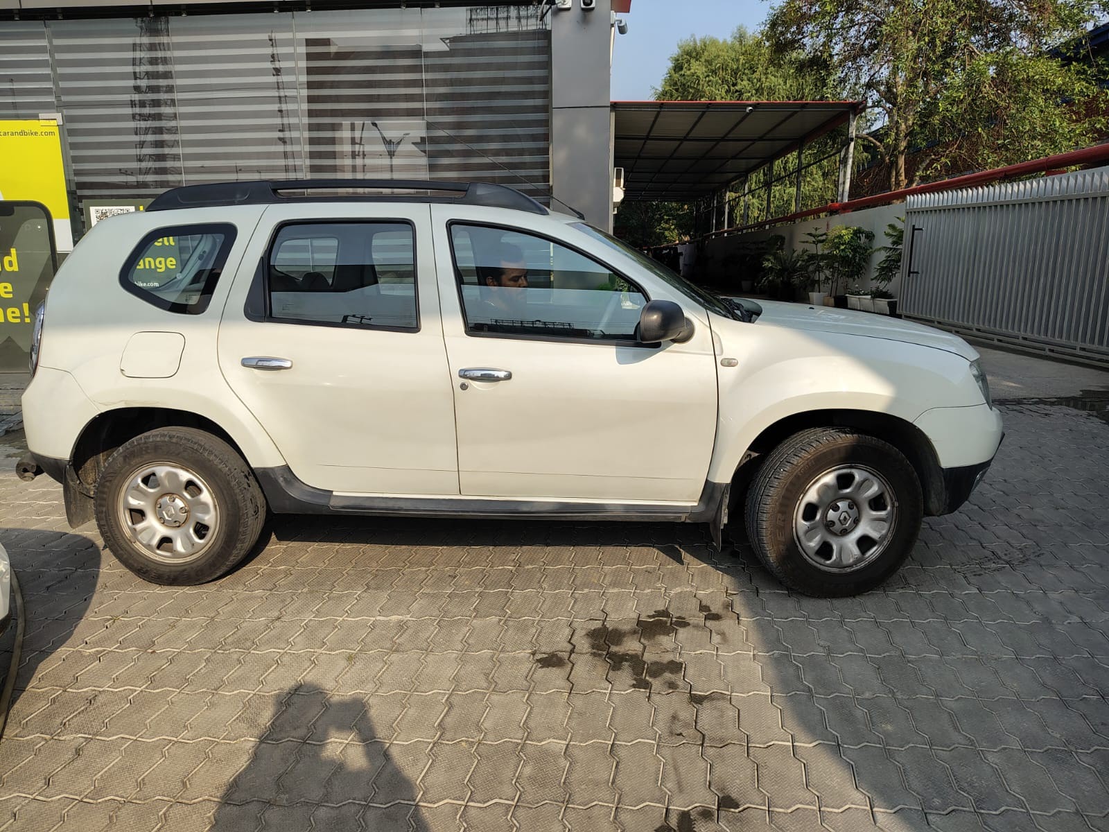 View 2013 Renault Duster Petrol RXE BS IV Image 8 Used 2013 Renault Duster Petrol RXE BS IV Image 8