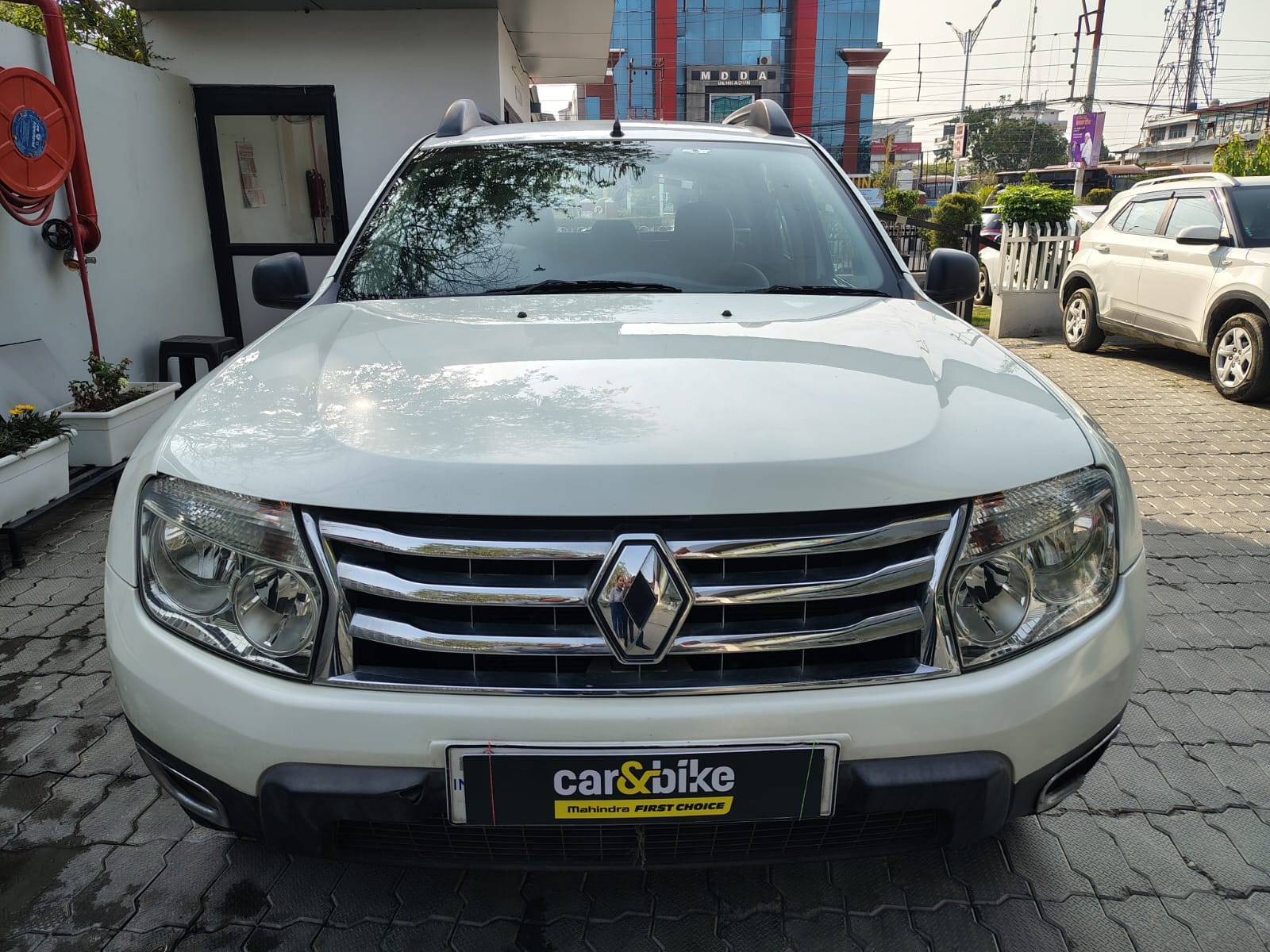 View 2013 Renault Duster Petrol RXE BS IV Image 2 Used 2013 Renault Duster Petrol RXE BS IV Image 2