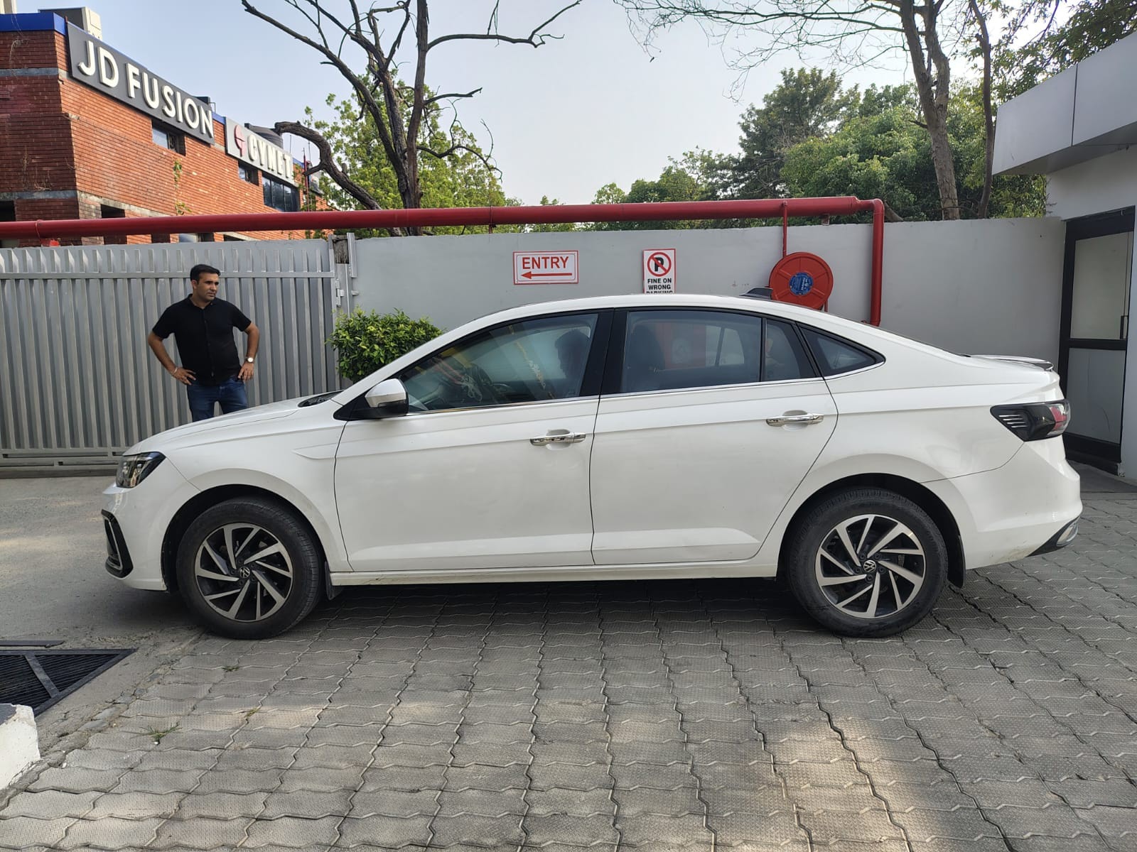View 2022 Volkswagen Virtus Topline 1.0 TSI MT Image 6 Used 2022 Volkswagen Virtus Topline 1.0 TSI MT Image 6