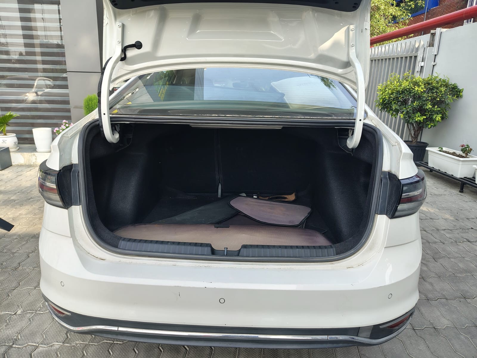 View 2022 Volkswagen Virtus Topline 1.0 TSI MT Image 15 Used 2022 Volkswagen Virtus Topline 1.0 TSI MT Image 15