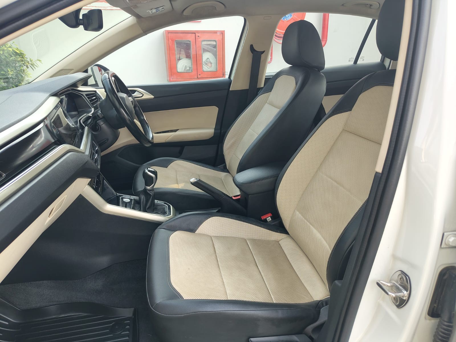View 2022 Volkswagen Virtus Topline 1.0 TSI MT Image 12 Used 2022 Volkswagen Virtus Topline 1.0 TSI MT Image 12