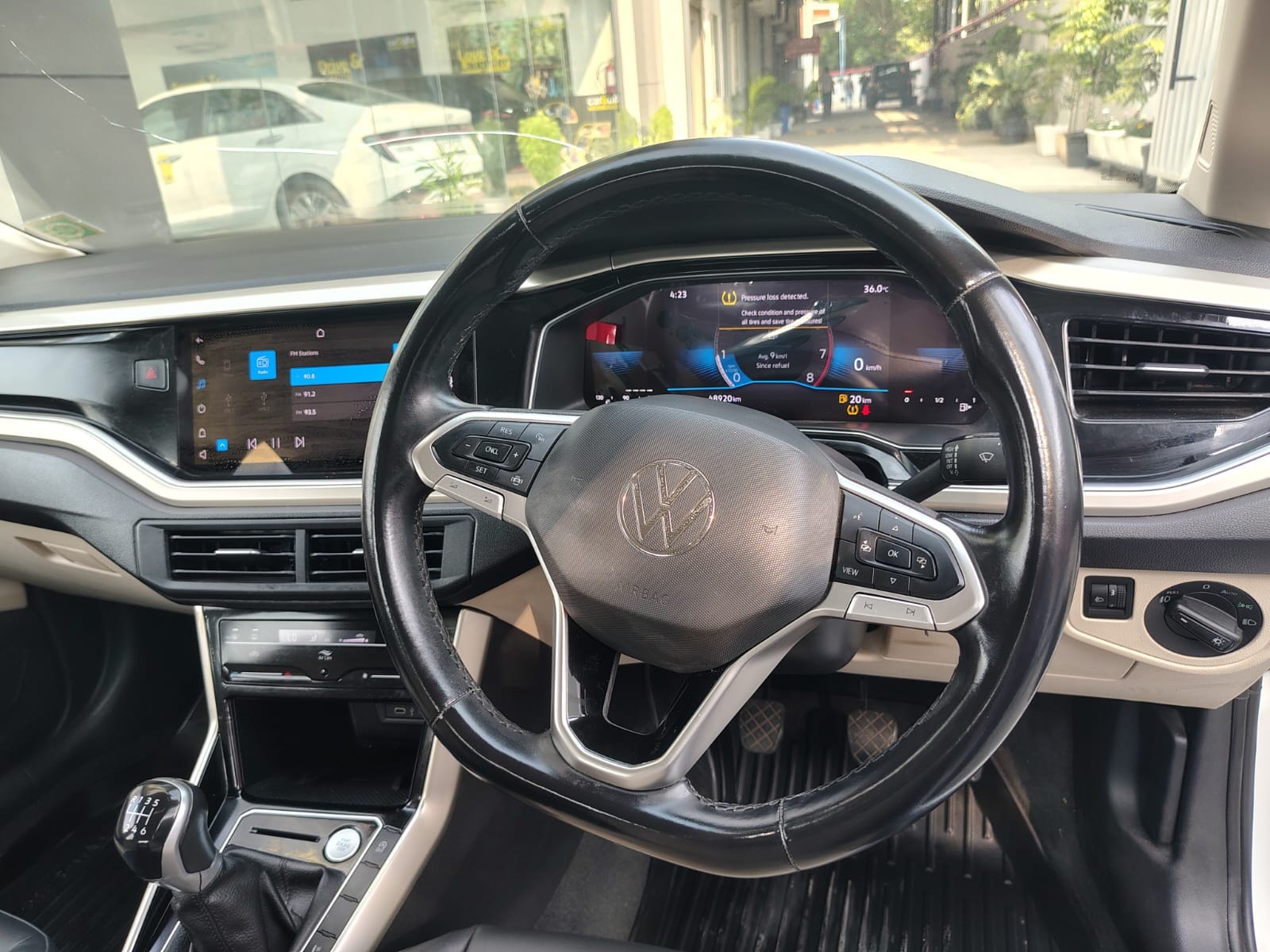 View 2022 Volkswagen Virtus Topline 1.0 TSI MT Image 11 Used 2022 Volkswagen Virtus Topline 1.0 TSI MT Image 11