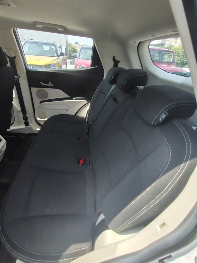 View Mahindra XUV 3XO Image 13 Used Mahindra XUV 3XO Image 13