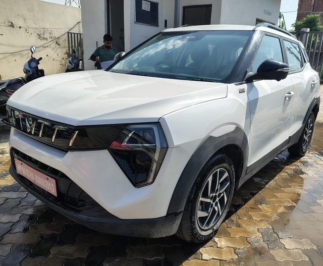 View Mahindra XUV 3XO Image 16 Used Mahindra XUV 3XO Image 16