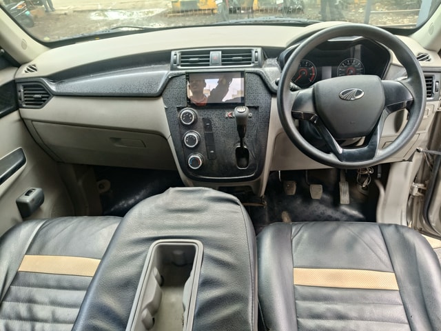 View Mahindra KUV100 Image 9 Used Mahindra KUV100 Image 9