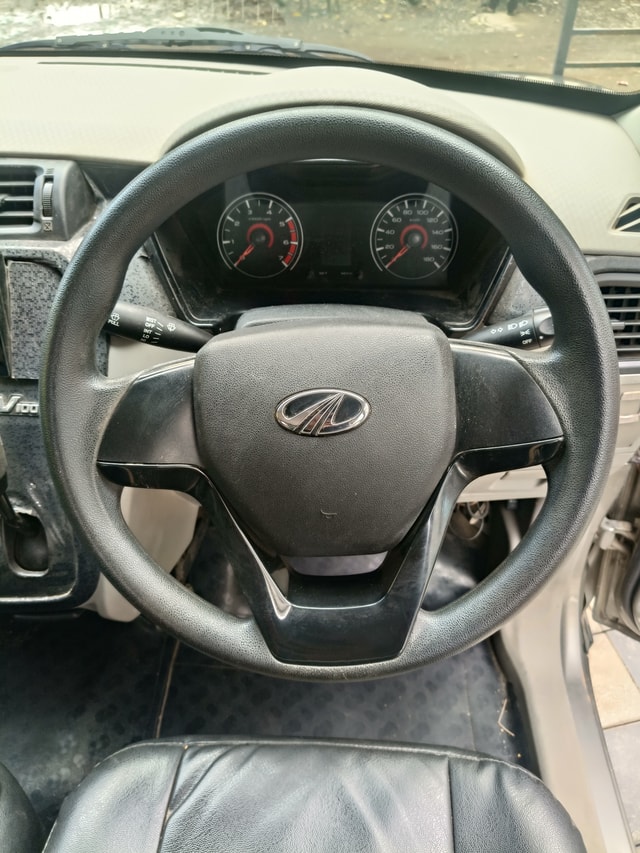 View Mahindra KUV100 Image 11 Used Mahindra KUV100 Image 11