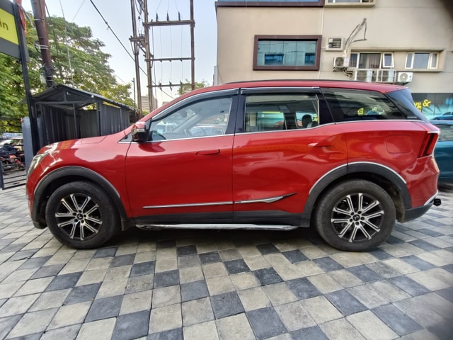 View Mahindra XUV700 Image 6 Used Mahindra XUV700 Image 6