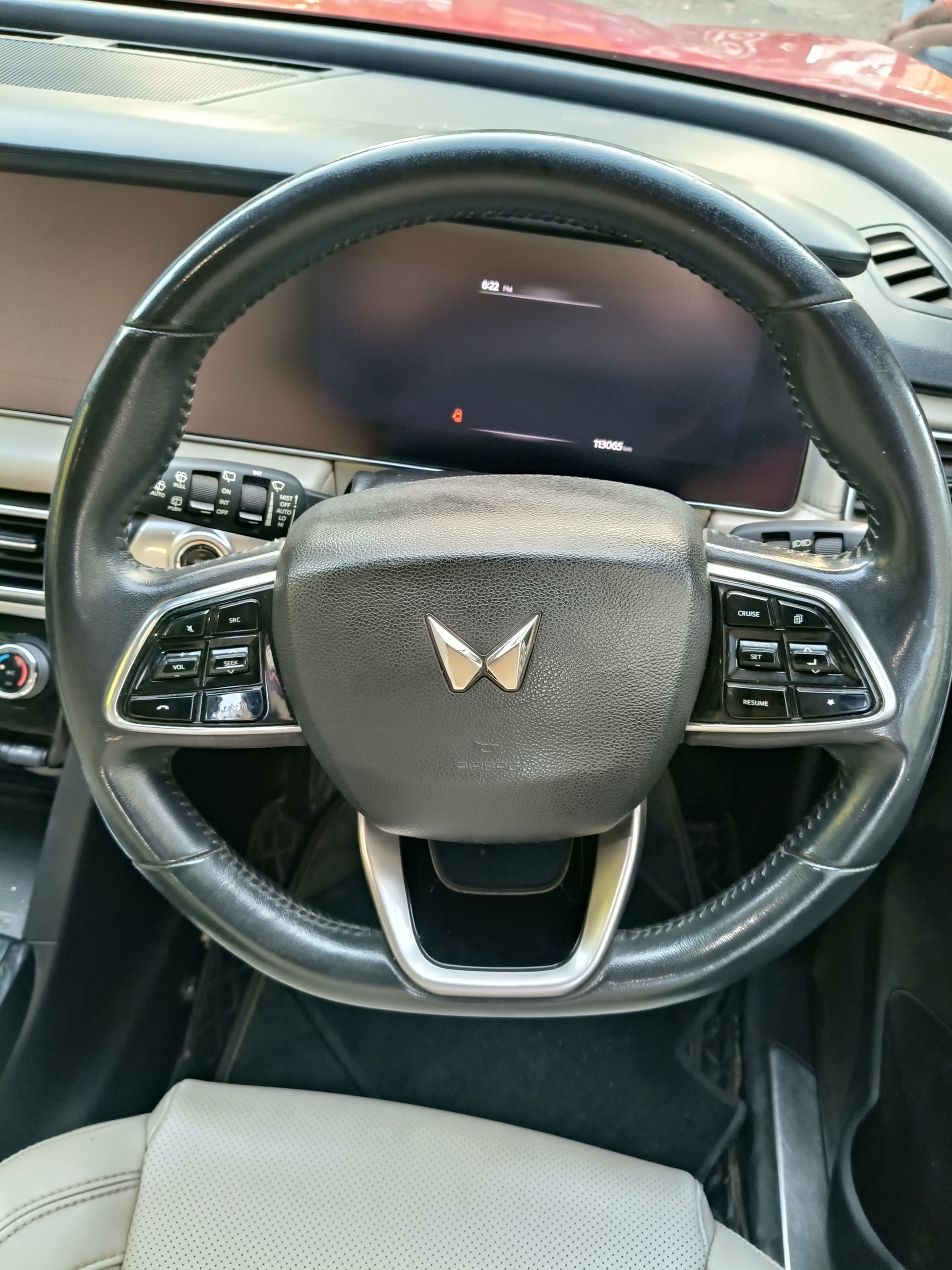 Used 2022 Mahindra XUV700 Used 2022 Mahindra XUV700