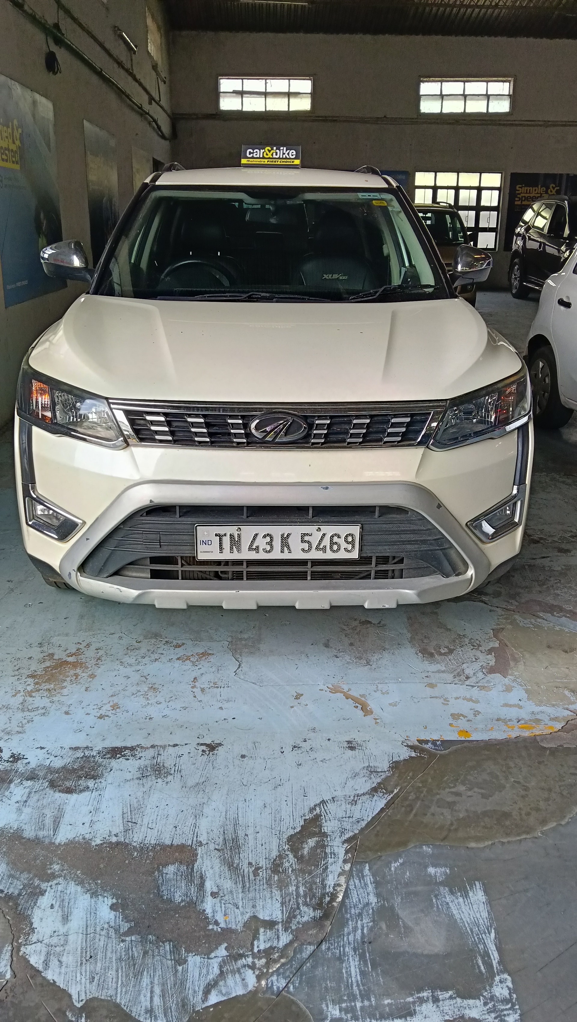 View 2019 Mahindra XUV300 W6 Diesel BS IV Image 2 Used 2019 Mahindra XUV300 W6 Diesel BS IV Image 2