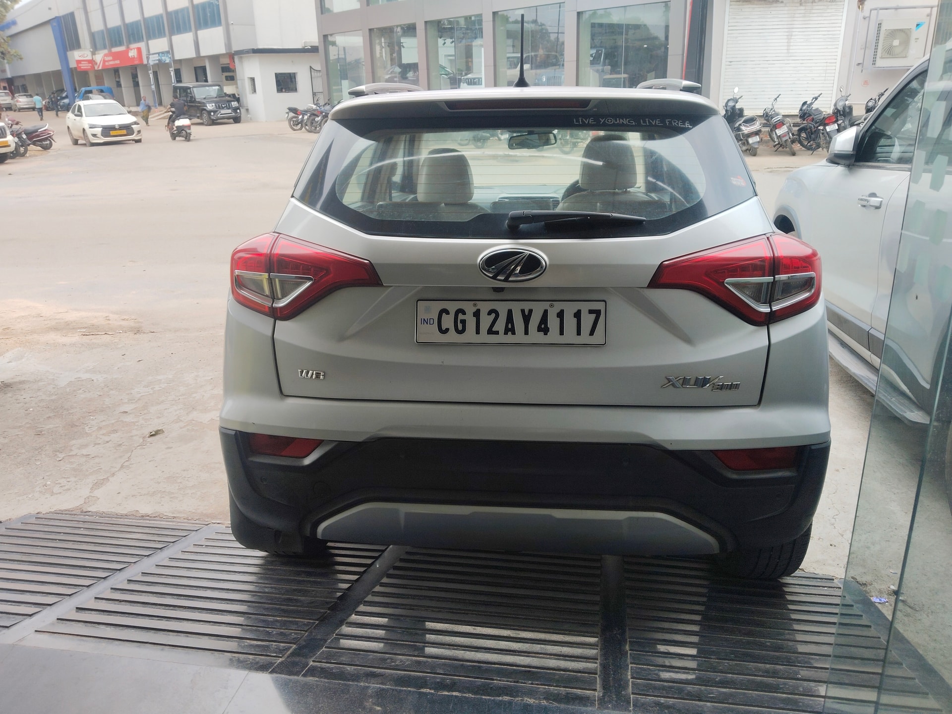 Used 2019 Mahindra XUV300 Used 2019 Mahindra XUV300