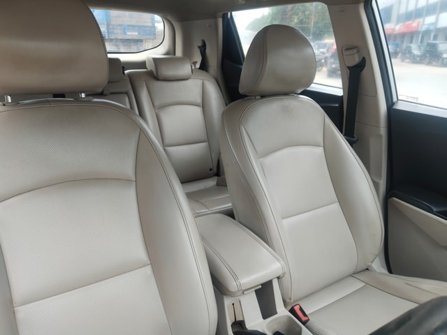 View Mahindra XUV300 Image 3 Used Mahindra XUV300 Image 3