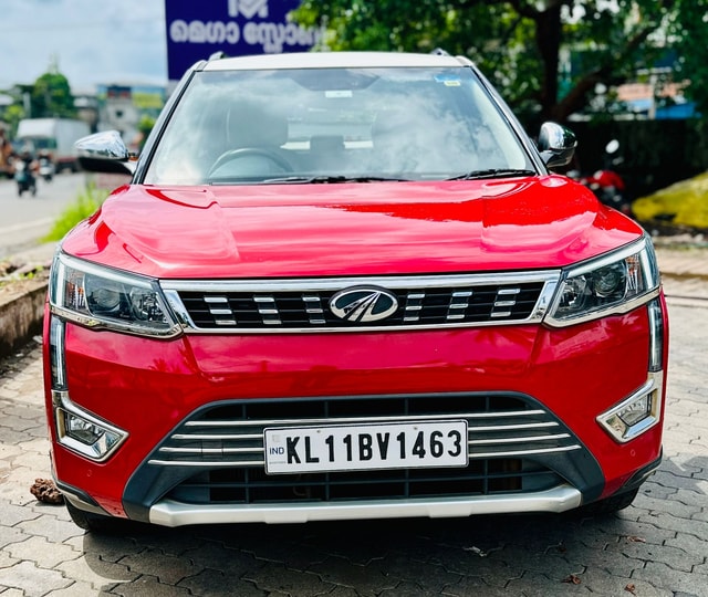 View Mahindra XUV300 Image 2 Used Mahindra XUV300 Image 2