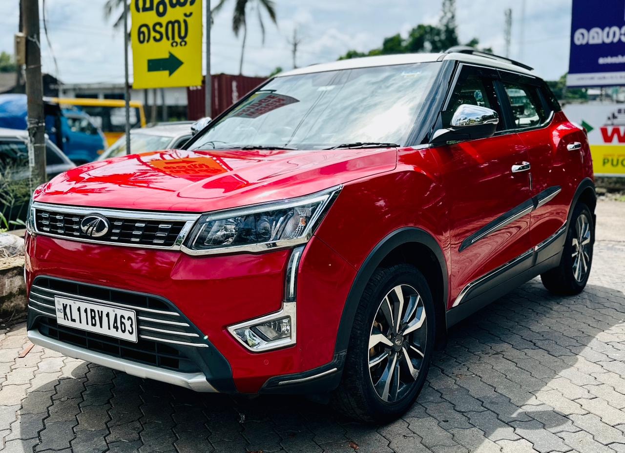 View 2021 Mahindra XUV300 W8 Petrol Image 1 Used 2021 Mahindra XUV300 W8 Petrol Image 1