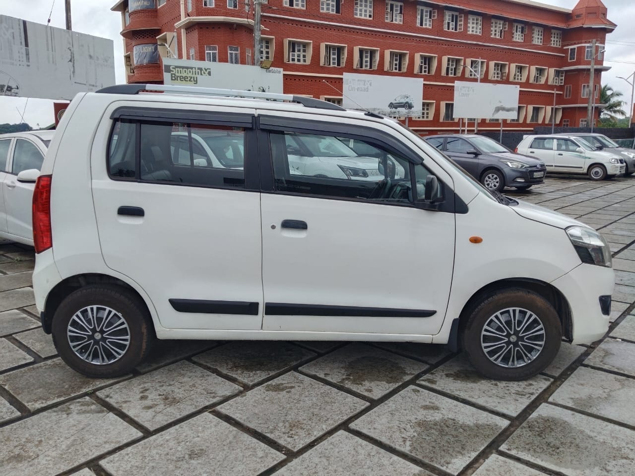 View 2014 Maruti Suzuki Wagon R LXI 1.0 BS IV Image 6 Used 2014 Maruti Suzuki Wagon R LXI 1.0 BS IV Image 6