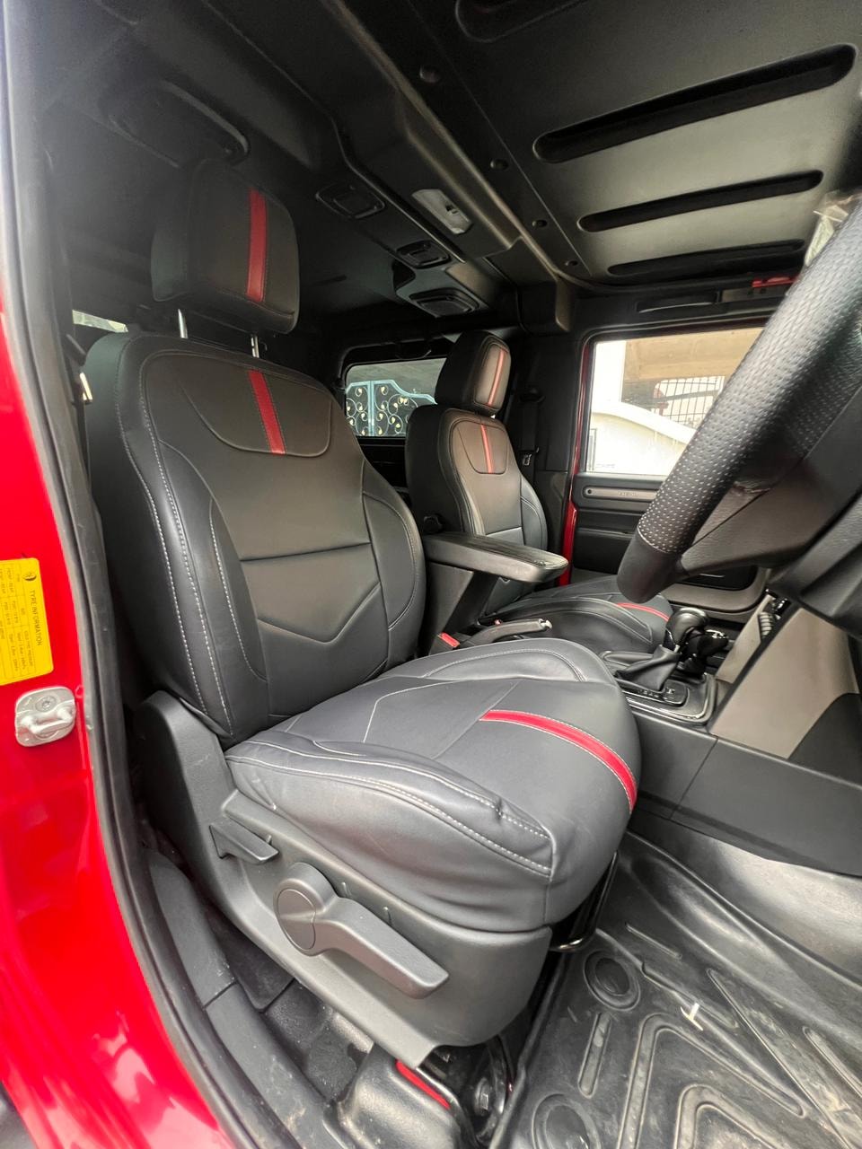 View 2022 Mahindra Thar LX Automatic 4 Seater Hard Top Diesel Image 11 Used 2022 Mahindra Thar LX Automatic 4 Seater Hard Top Diesel Image 11