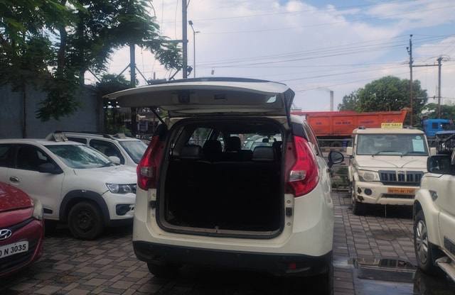 View Mahindra Marazzo Image 16 Used Mahindra Marazzo Image 16