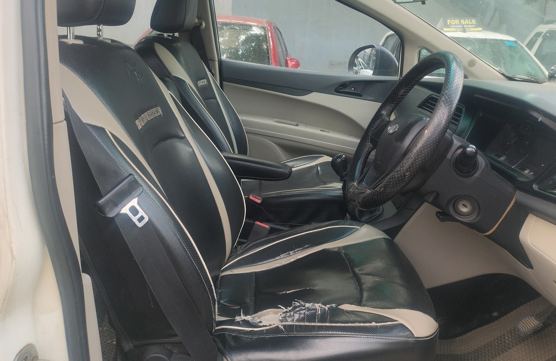 View 2019 Mahindra Marazzo M2 8-Seater Image 13 Used 2019 Mahindra Marazzo M2 8-Seater Image 13