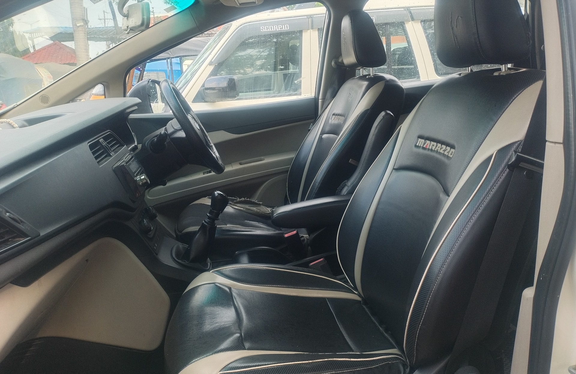 View 2019 Mahindra Marazzo M2 8-Seater Image 3 Used 2019 Mahindra Marazzo M2 8-Seater Image 3