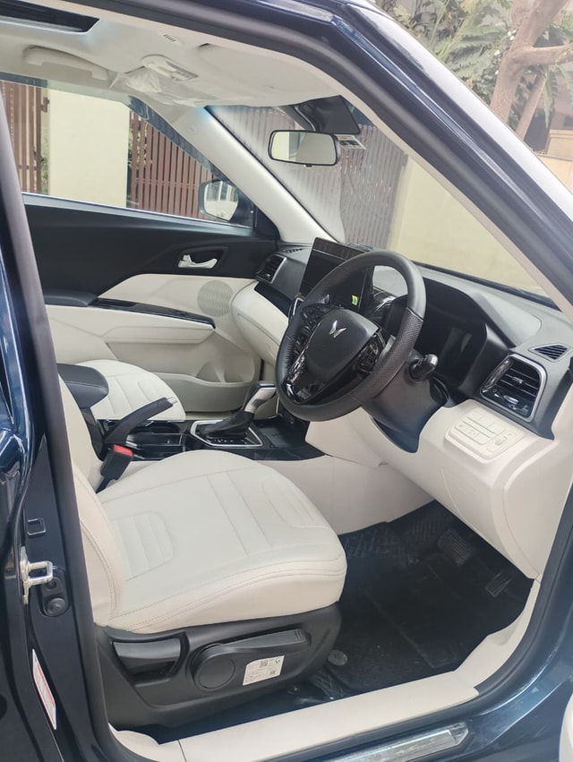 View Mahindra XUV 3XO Image 13 Used Mahindra XUV 3XO Image 13