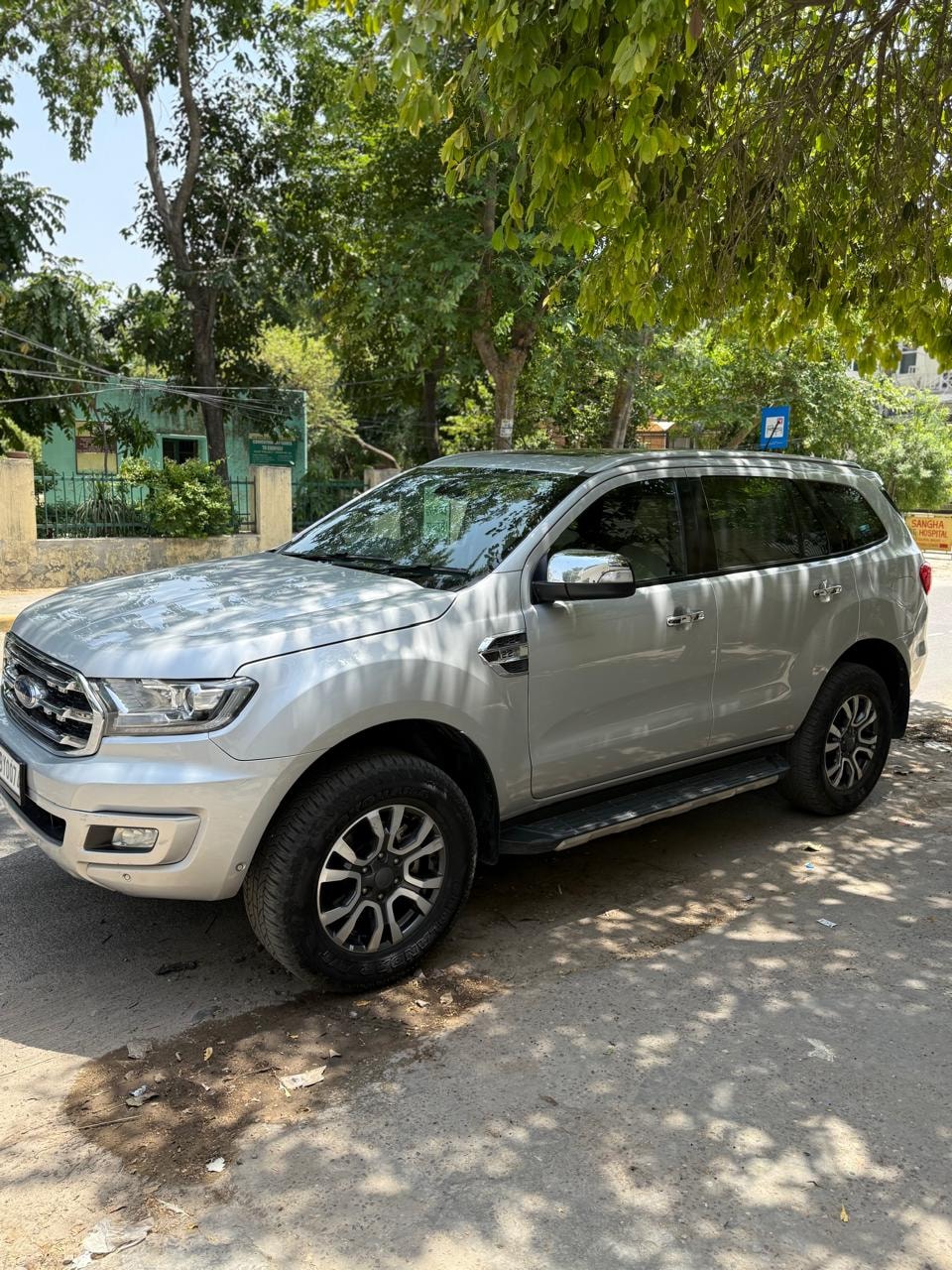 View 2019 Ford Endeavour 2.2L Titanium Plus 4x2 AT BS IV Image 3 Used 2019 Ford Endeavour 2.2L Titanium Plus 4x2 AT BS IV Image 3