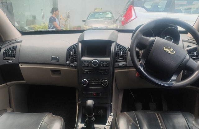 View Mahindra XUV500 Image 9 Used Mahindra XUV500 Image 9