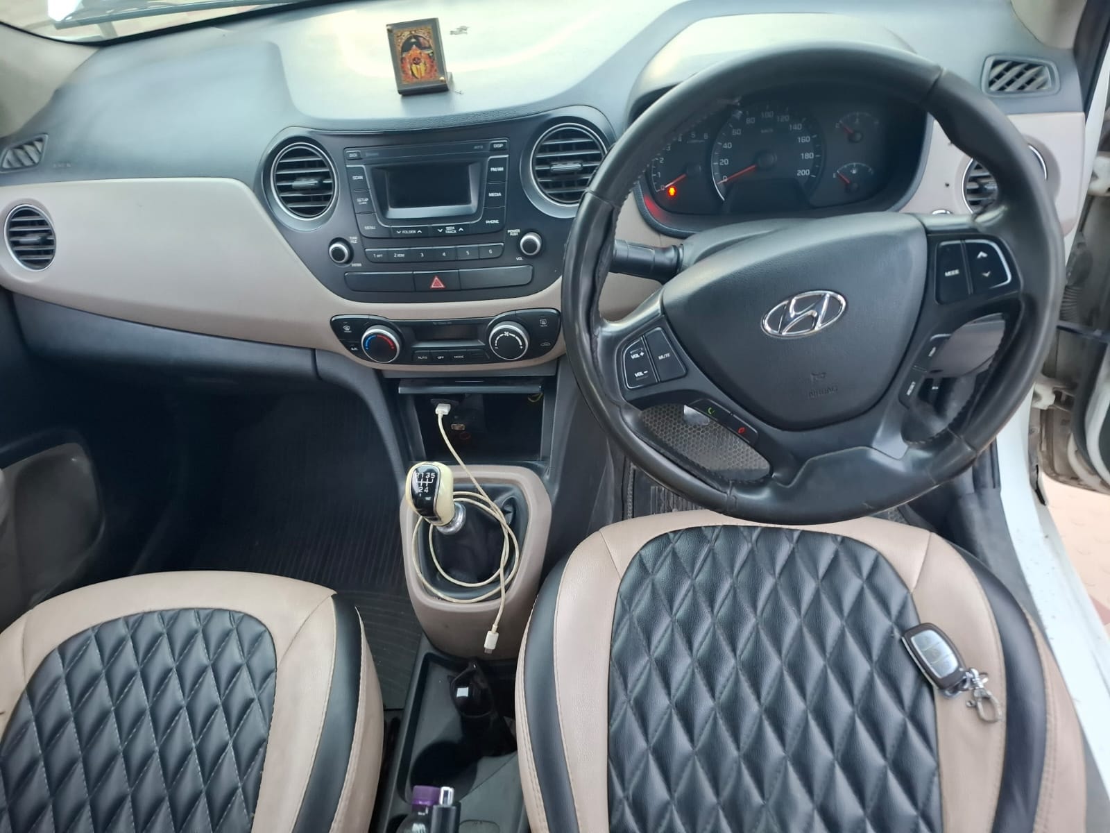 View 2016 Hyundai Xcent SX Diesel (O) Image 7 Used 2016 Hyundai Xcent SX Diesel (O) Image 7