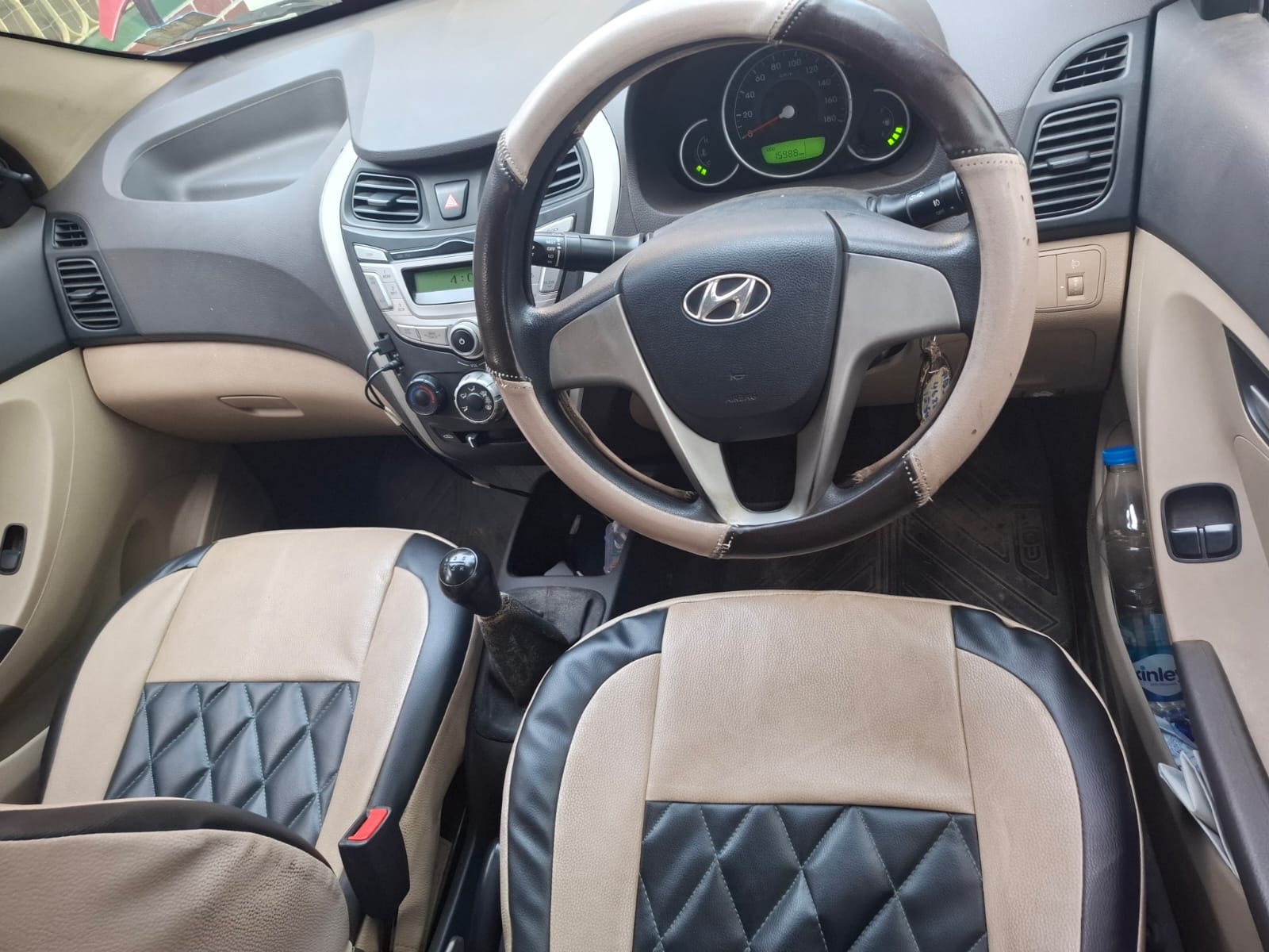 View 2017 Hyundai EON Sportz Image 7 Used 2017 Hyundai EON Sportz Image 7