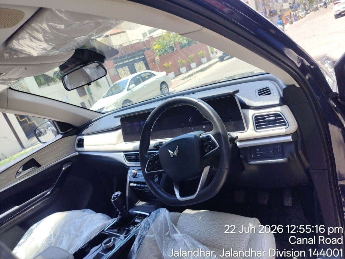 Used 2021 Mahindra XUV700 Used 2021 Mahindra XUV700