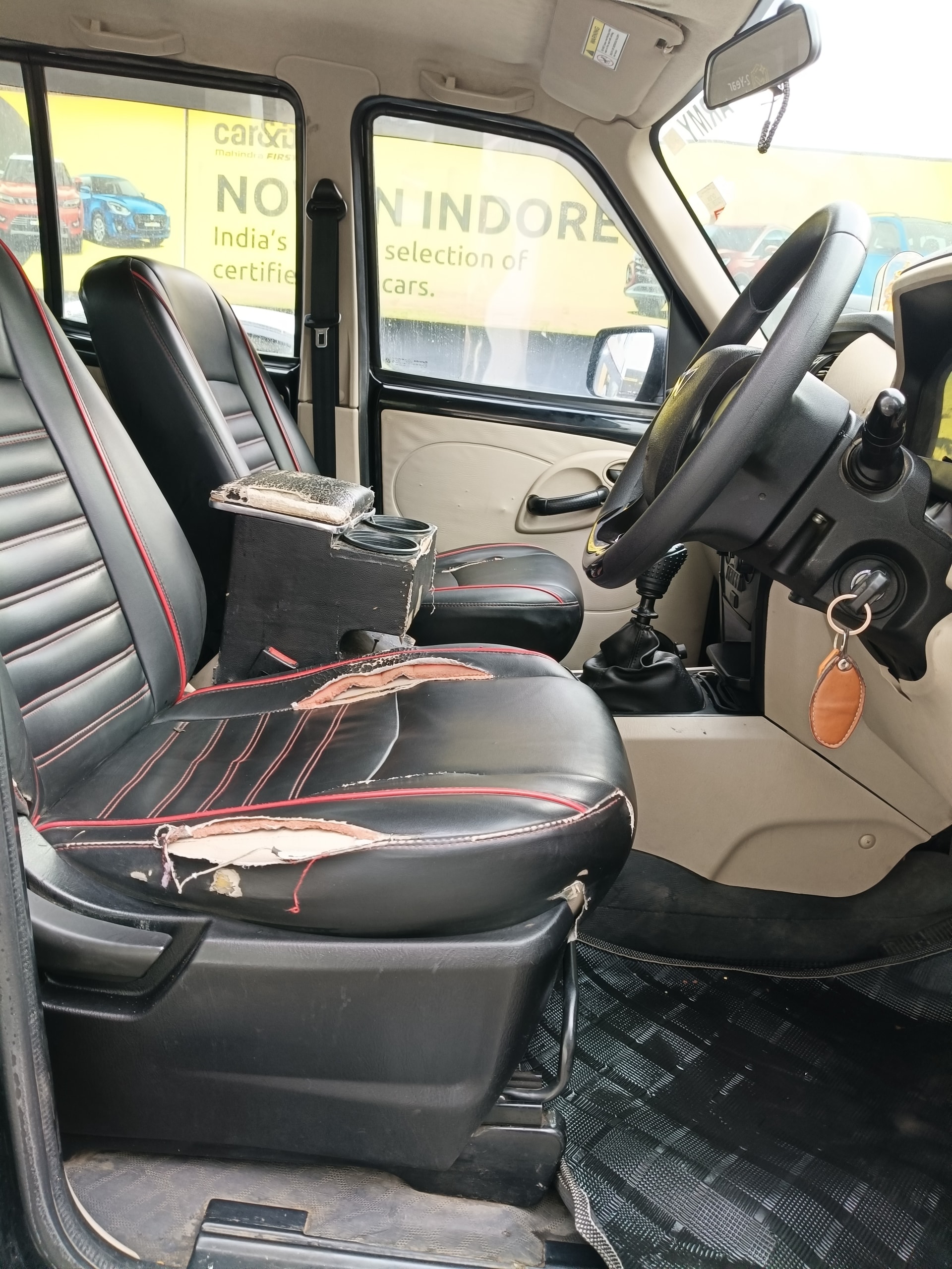 View 2023 Mahindra Scorpio Classic S 7 Seater Image 3 Used 2023 Mahindra Scorpio Classic S 7 Seater Image 3