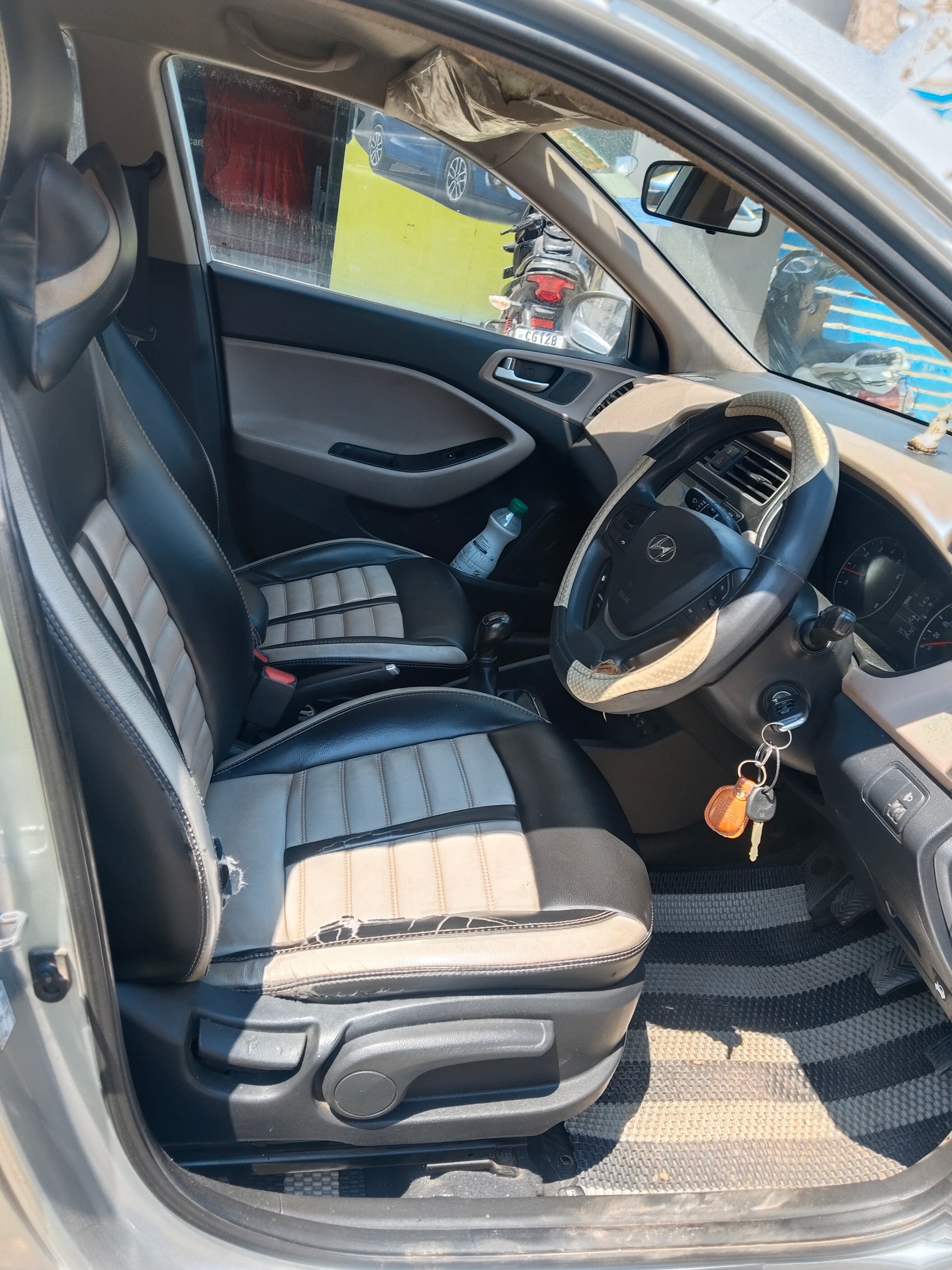 View 2019 Hyundai Elite i20 1.2 Sportz Plus CVT Petrol BS IV Image 13 Used 2019 Hyundai Elite i20 1.2 Sportz Plus CVT Petrol BS IV Image 13