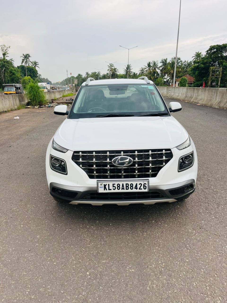 View 2019 Hyundai Venue SX (O) 1.0 Petrol BS IV Image 2 Used 2019 Hyundai Venue SX (O) 1.0 Petrol BS IV Image 2