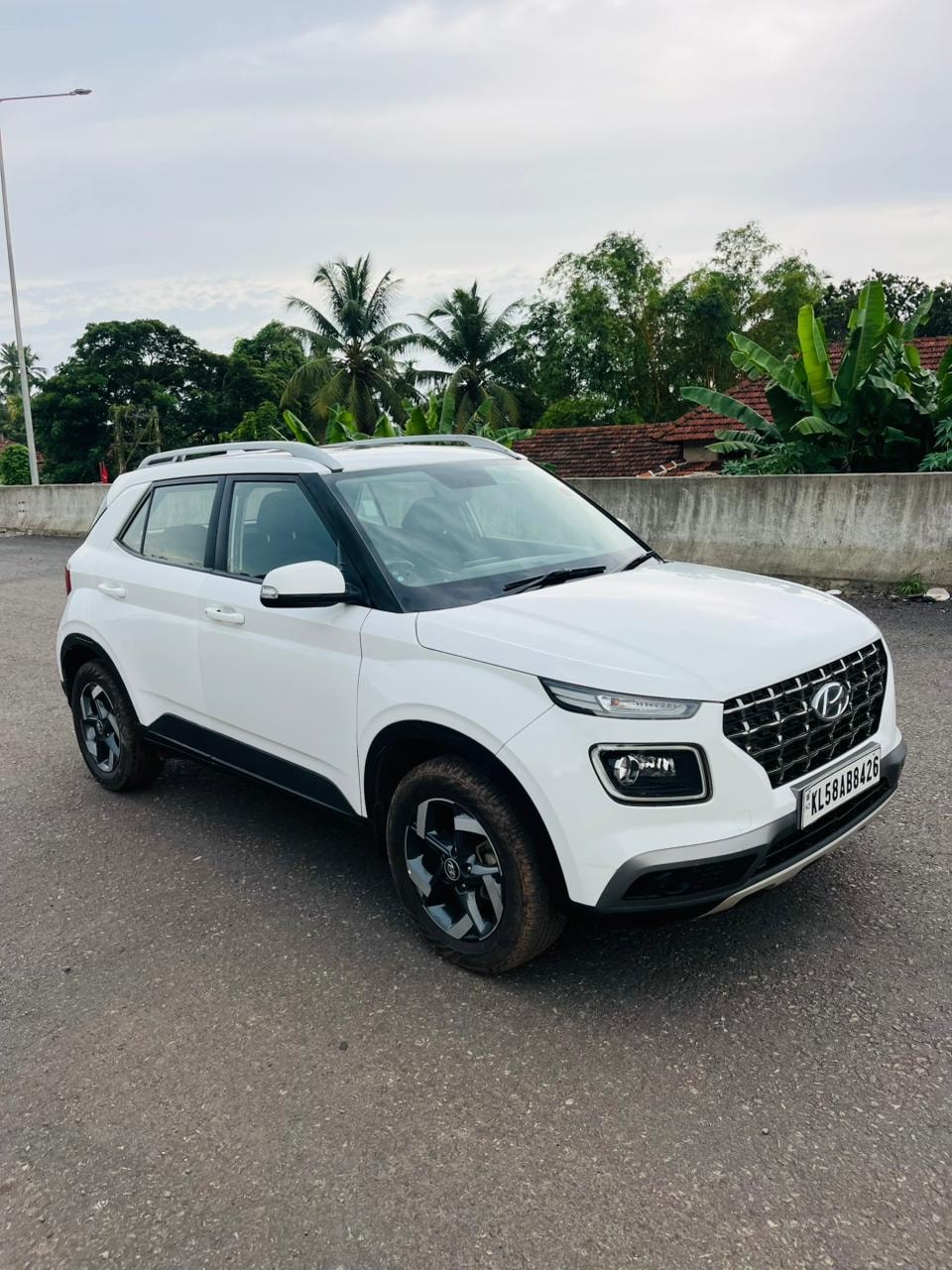 View 2019 Hyundai Venue SX (O) 1.0 Petrol BS IV Image 12 Used 2019 Hyundai Venue SX (O) 1.0 Petrol BS IV Image 12