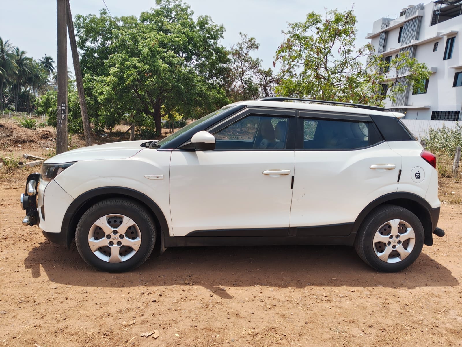 View 2020 Mahindra XUV300 W6 AMT Diesel Image 3 Used 2020 Mahindra XUV300 W6 AMT Diesel Image 3