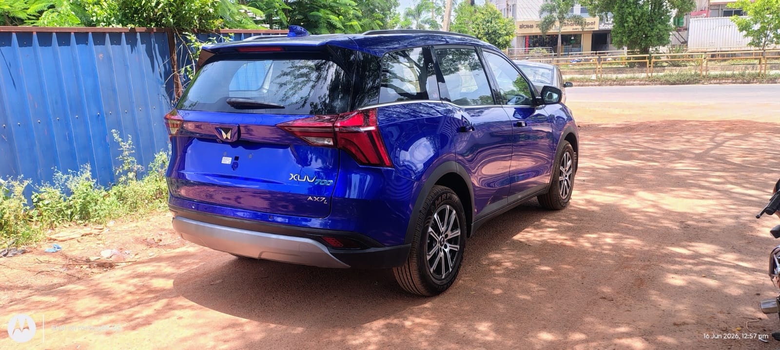 View 2024 Mahindra XUV700 AX 7 Luxury Pack Diesel 7 STR Blaze Editon AT Image 10 Used 2024 Mahindra XUV700 AX 7 Luxury Pack Diesel 7 STR Blaze Editon AT Image 10