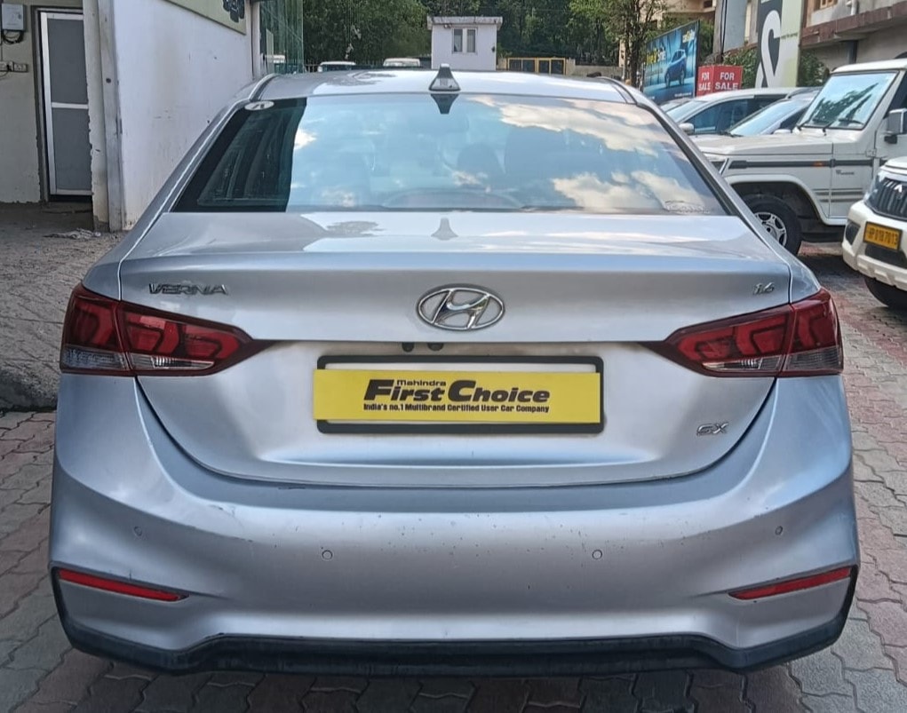 View 2018 Hyundai Verna 1.6 VTVT SX Image 4 Used 2018 Hyundai Verna 1.6 VTVT SX Image 4