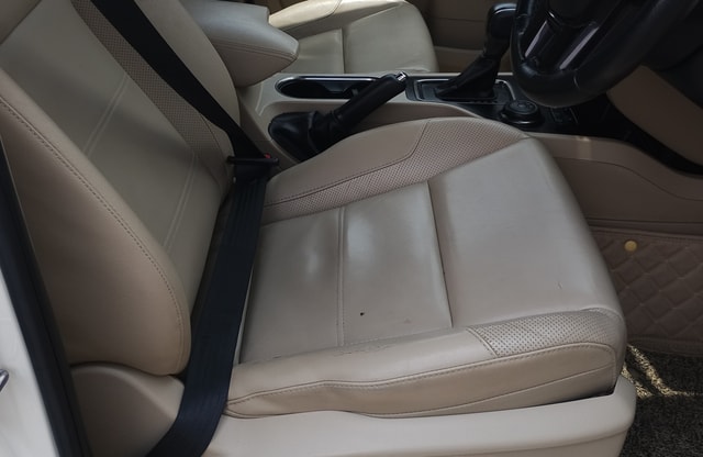 View Ford Endeavour Image 3 Used Ford Endeavour Image 3