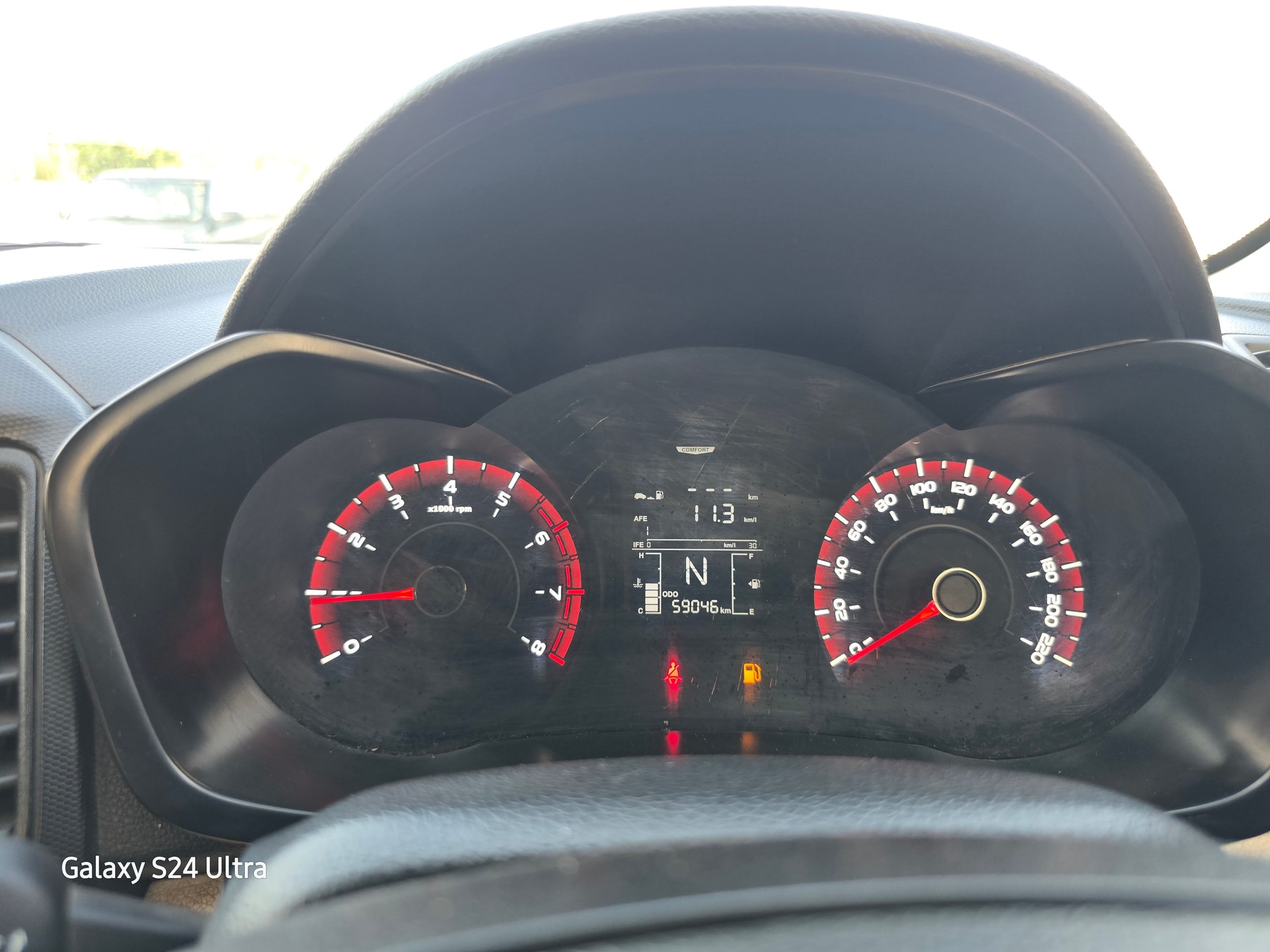 View 2019 Mahindra XUV300 W4 Diesel BS IV Image 7 Used 2019 Mahindra XUV300 W4 Diesel BS IV Image 7