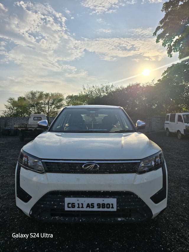 View Mahindra XUV300 Image 1 Used Mahindra XUV300 Image 1